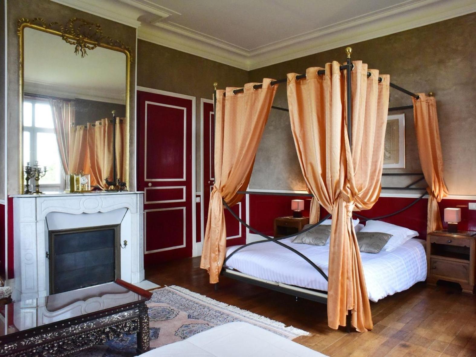 Chateau De Saint-Antoine Bonnac-la-Cote Номер фото